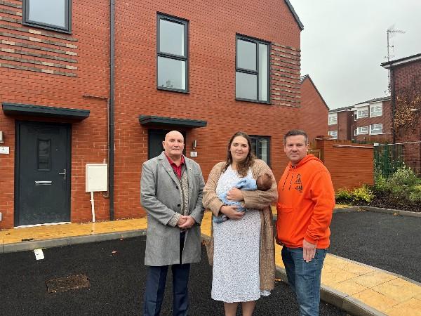 Photo of residents with Council leader